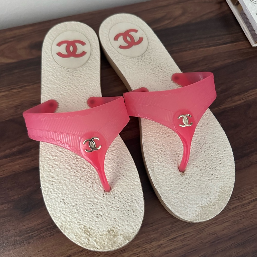 Chanel Pink Sandals CC Logo